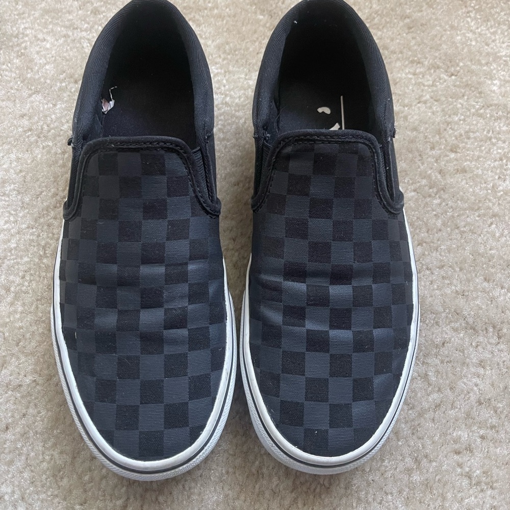 Men’s black checkered Vans